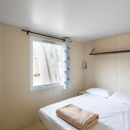 Ferienpark Village Passion Les Bris 3*