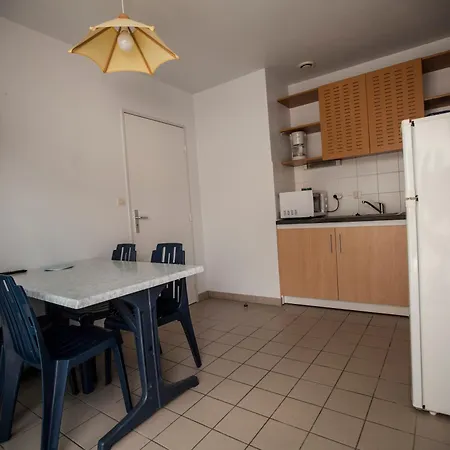 Village Passion Les Bris 假日公园 3*