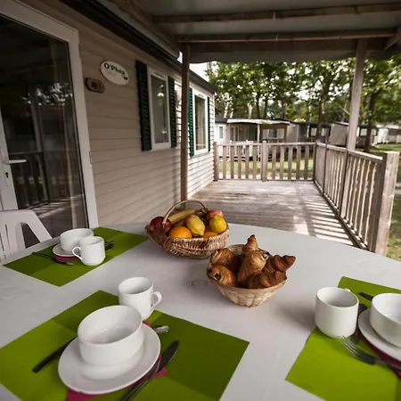 Village Passion Les Bris 假日公园