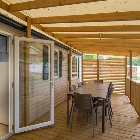 假日公园 Village Passion Les Bris 圣特罗让莱班