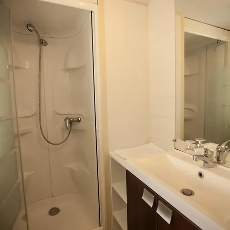 Village Passion Les Bris 圣特罗让莱班