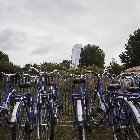 假日公园 Village Passion Les Bris 3*