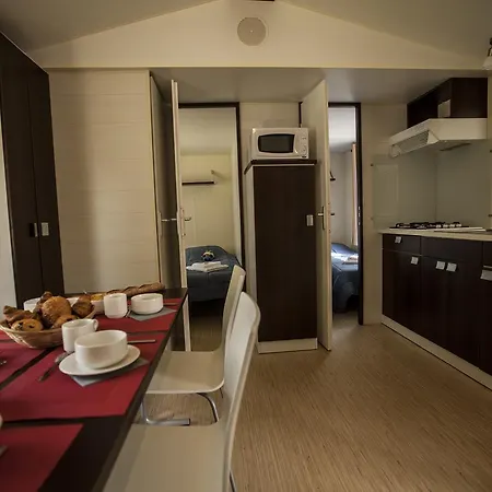 假日公园 Village Passion Les Bris 圣特罗让莱班