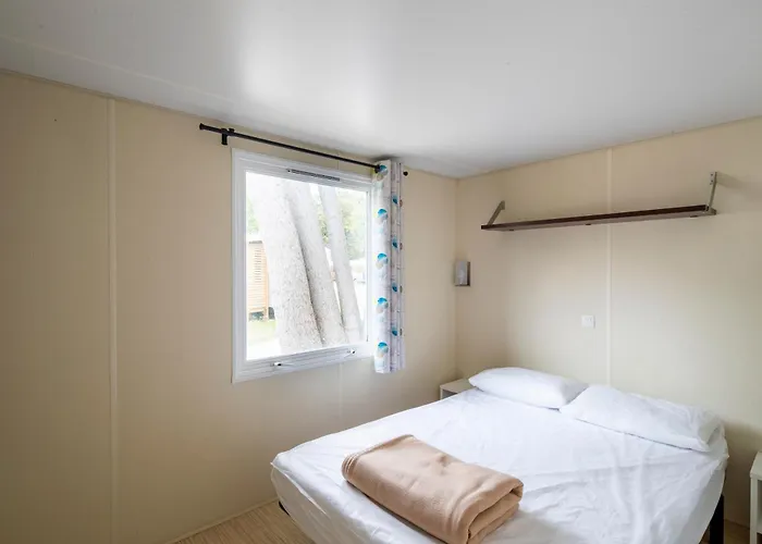 Aldeamento Turístico Village Passion Les Bris 3*