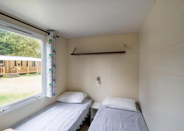 Aldeamento Turístico Village Passion Les Bris 3*