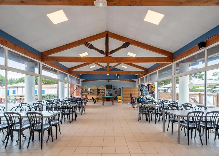 Village Passion Les Bris Aldeamento Turístico 3*