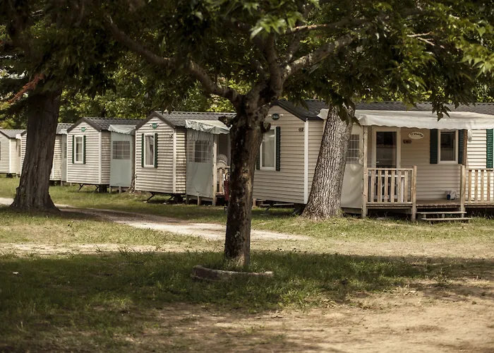 Village Passion Les Bris Aldeamento Turístico 3*